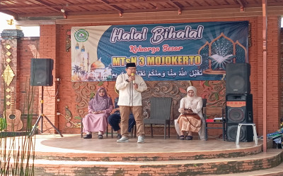 Keluarga Besar MTsN 3 Mojokerto Selenggarakan Halal Bihalal 1447 H