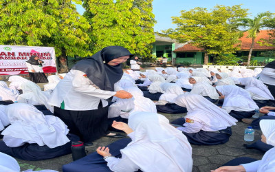 MTsN 3 Mojokerto Ikuti Aksi Rekor MURI Minum Tablet Tambah Darah Serentak untuk Siswi Kelas IX