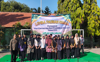 Semarak Hardiknas 2026, MTsN 3 Mojokerto Gelar Kontes Baju Adat dan Lomba Lagu Nasional